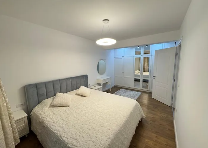 Jolie Center ティラナ